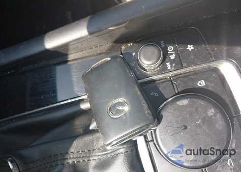 2024 Mazda Mazda3 2.5 S Preferred z USA, uszkodzony, nr VIN JM1BPALM4R1702631